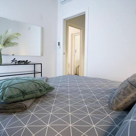 Splendido Dpto Con 2 Letti E 2 Bagni Ad Asti Italy Apartment Bagian luar foto