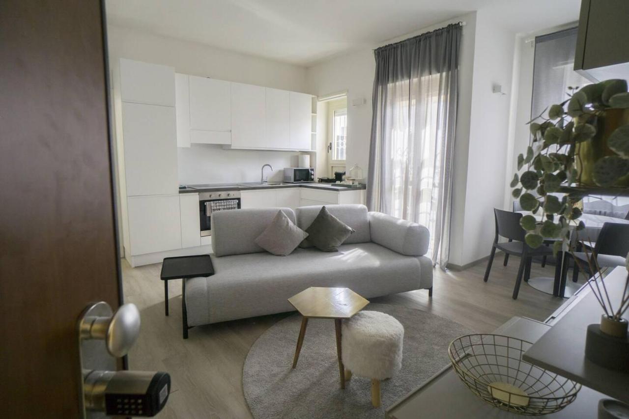 Splendido Dpto Con 2 Letti E 2 Bagni Ad Asti Italy Apartment Bagian luar foto
